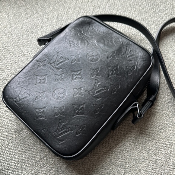 Louis Vuitton M44972 Shoulder Bag Danube Monogram - authentic - great condition - Picture 4 of 8